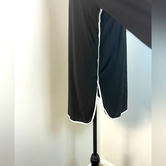 J. Jill Wherever Collection Black Long Sleeve Tunic with White Trim Size Medium - Picture 3 of 9